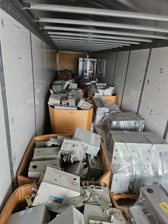 Fusible Bus Plugs we buy